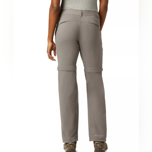 NWT Columbia womens convertible cargo pants | zip off pants - size 4 | beige - Picture 4 of 16
